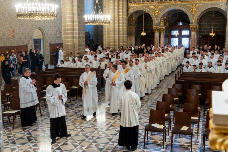 2024_03_28_olajszentelesi szentmise_20.jpg